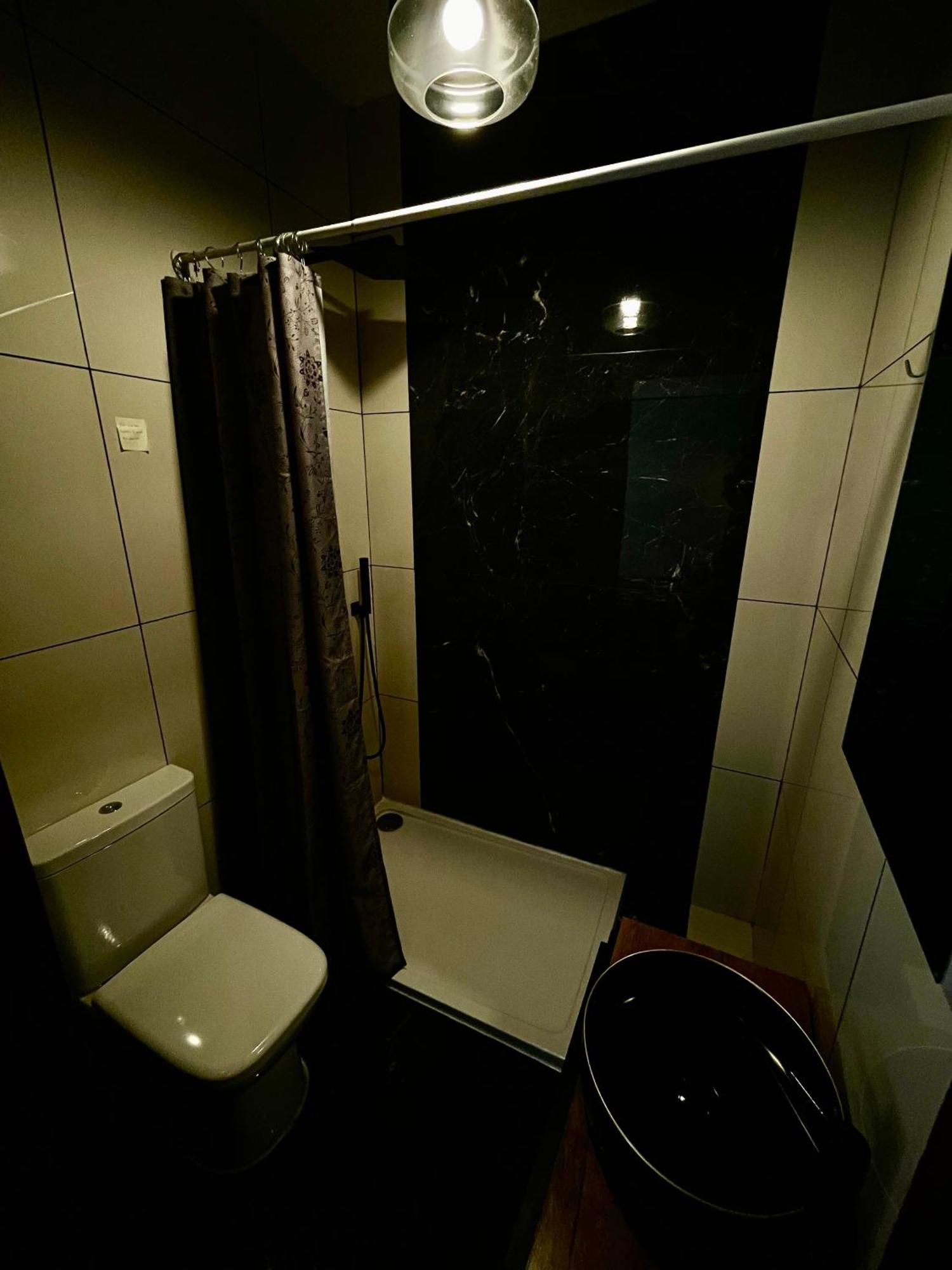 Airport Accommodation Deluxe Bedroom And Private Bathroom Near Airport Self Check In And Self Check Out Mqabba Exterior foto